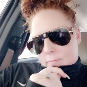 Meet your Posher, Carrie